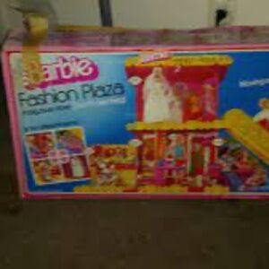 1975 Barbie Fashion Plaza still in the original box